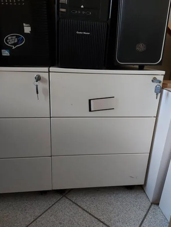 55#8616 Arredamento ufficio