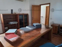 1#8846 Arredi, attrezzature e macchine elettroniche d'ufficio