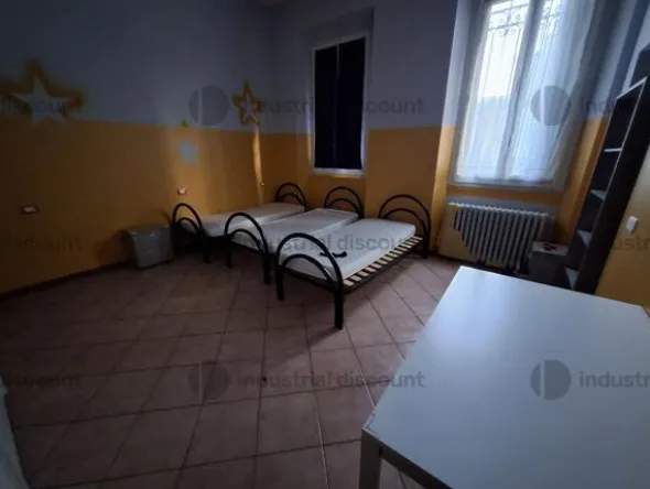 3#8857 Arredi cucine e strumenti sanitari