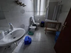 3#8857 Arredi cucine e strumenti sanitari