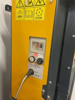 1#8166 Arredi da negozio e scaffalature