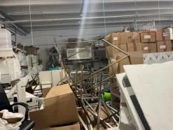 1#8166 Arredi da negozio e scaffalature