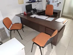 6#8439 Arredi da ufficio