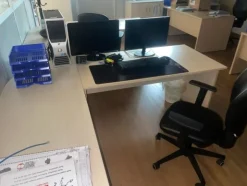 3#8183 Arredi da ufficio