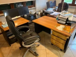 28#9706 Arredi da ufficio e apparecchiatura elettronica
