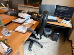 28#9706 Arredi da ufficio e apparecchiatura elettronica