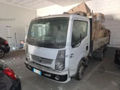 1#89310 Arredi da ufficio e Autocarro Nissan Maxity e Attrezzatura termoidraulica