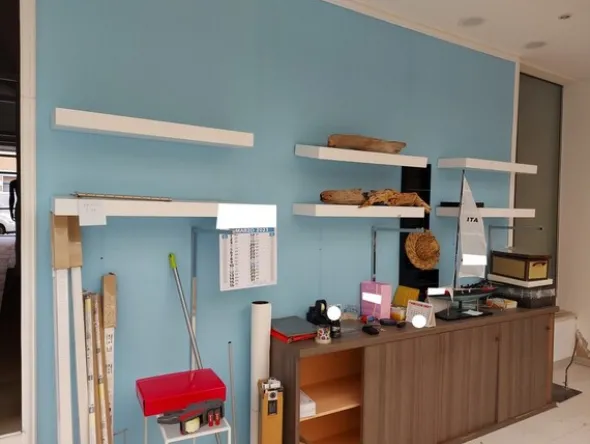 2#7994 Arredi e accessori per negozio