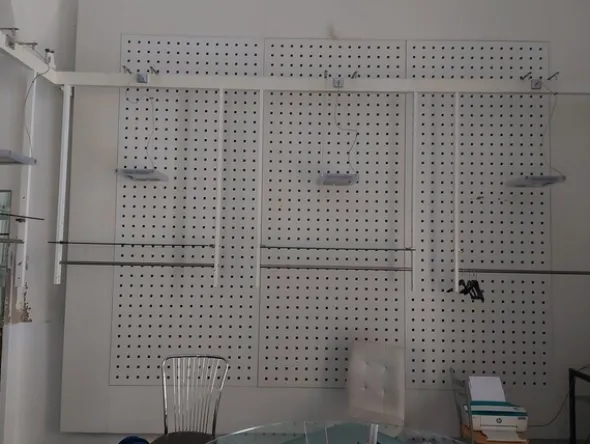 2#7994 Arredi e accessori per negozio