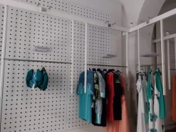 2#7994 Arredi e accessori per negozio
