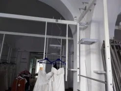 2#7994 Arredi e accessori per negozio