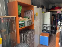 5#8202 Arredi e attrezzatura da ufficio