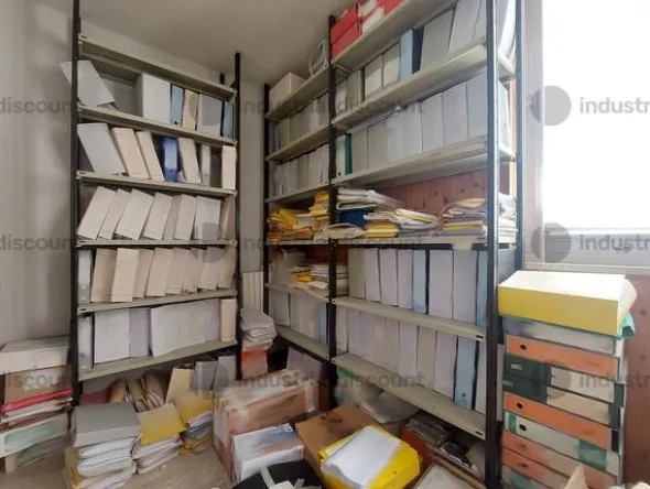 9#8669 Arredi e attrezzature da ufficio