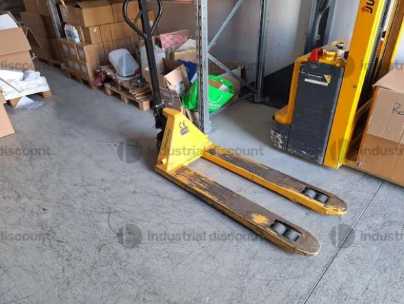 1#9823 Arredi e attrezzature elettroniche da ufficio e scaffalature