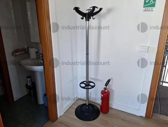 1#9823 Arredi e attrezzature elettroniche da ufficio e scaffalature