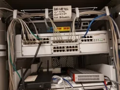 8#7899 Arredi e attrezzature elettroniche ufficio