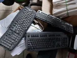 1#7822 Arredi e attrezzature elettroniche da ufficio