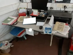 16#7562 Arredi e attrezzature informatiche