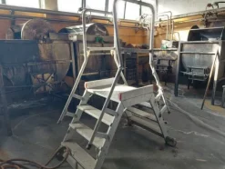 2#8259 Arredi e attrezzature per lavorazione e tintura pelli