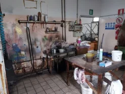 37#8259 Arredi e attrezzature per lavorazione e tintura pelli