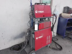 3#7049 Arredi e attrezzature per officina e ufficio