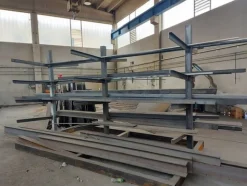 3#7049 Arredi e attrezzature per officina e ufficio