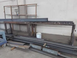 3#7049 Arredi e attrezzature per officina e ufficio
