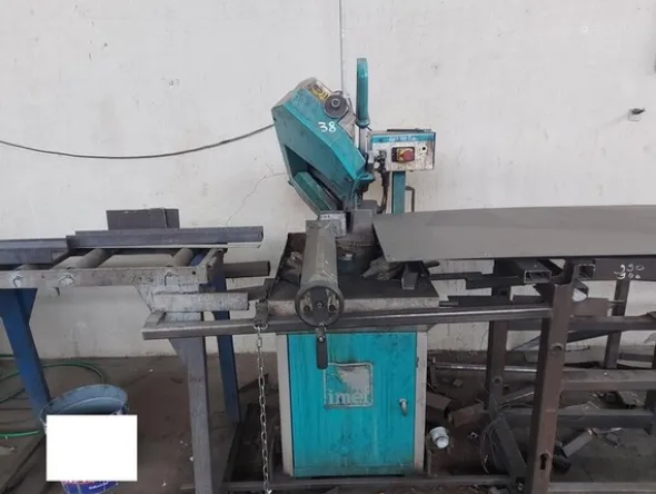 3#7049 Arredi e attrezzature per officina e ufficio