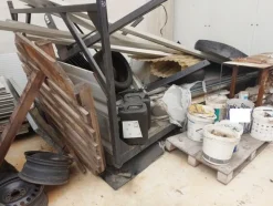 3#7049 Arredi e attrezzature per officina e ufficio