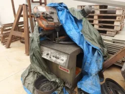 3#7049 Arredi e attrezzature per officina e ufficio