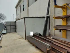 3#7049 Arredi e attrezzature per officina e ufficio