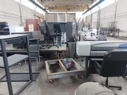 3#7049 Arredi e attrezzature per officina e ufficio