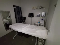 1#7919 Arredi e attrezzature per trattamenti estetici