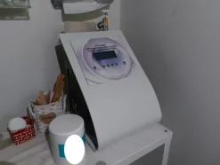 1#7919 Arredi e attrezzature per trattamenti estetici