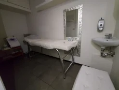 1#7919 Arredi e attrezzature per trattamenti estetici