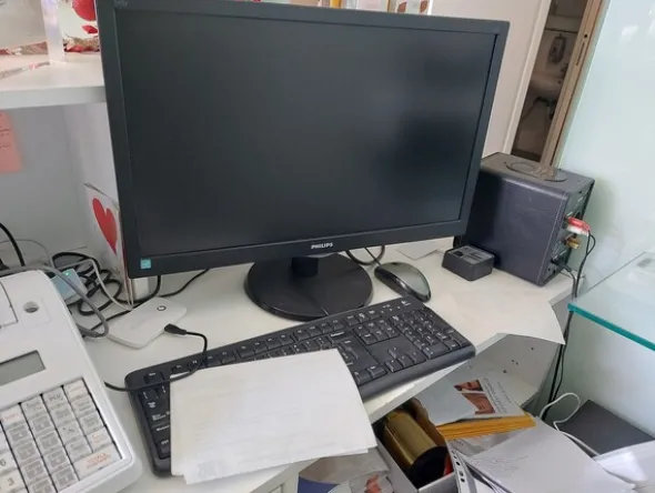 1#7919 Arredi e attrezzature per trattamenti estetici
