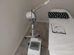 1#7919 Arredi e attrezzature per trattamenti estetici