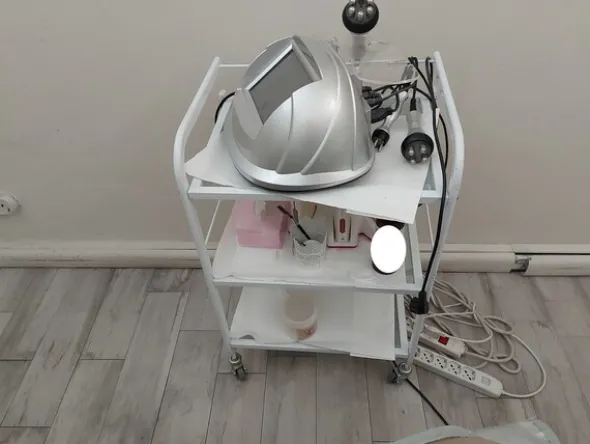 1#7919 Arredi e attrezzature per trattamenti estetici