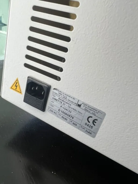1#7919 Arredi e attrezzature per trattamenti estetici