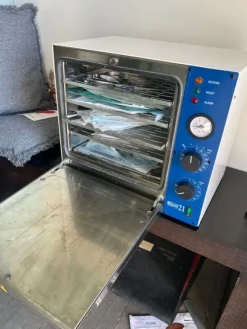 1#7919 Arredi e attrezzature per trattamenti estetici