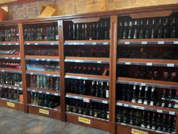 7#7940 Arredi e attrezzature reparto alimentari