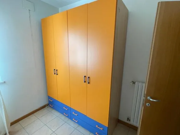 8#7931 Arredi e attrezzature ufficio