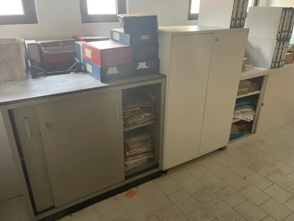8#7931 Arredi e attrezzature ufficio