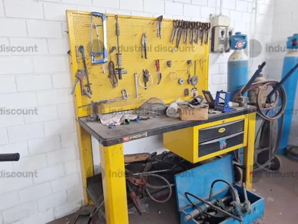 4#9630 Arredi e attrezzi reparto Carrozzeria
