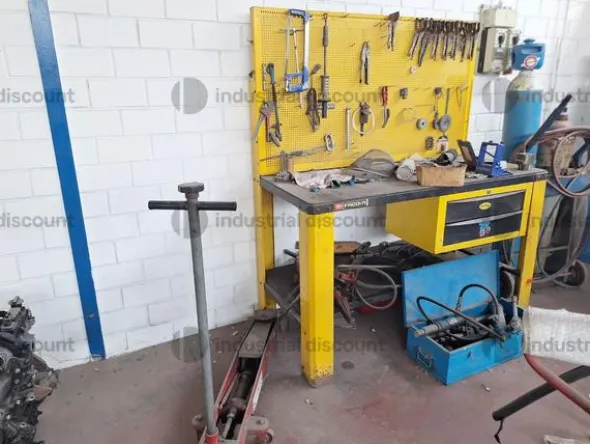 4#9630 Arredi e attrezzi reparto Carrozzeria