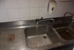 84#7922 Arredi e complementi di arredo per mensa aziendale