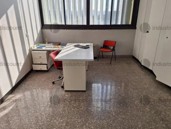 112#9186 Arredi ed attrezzatura per ufficio