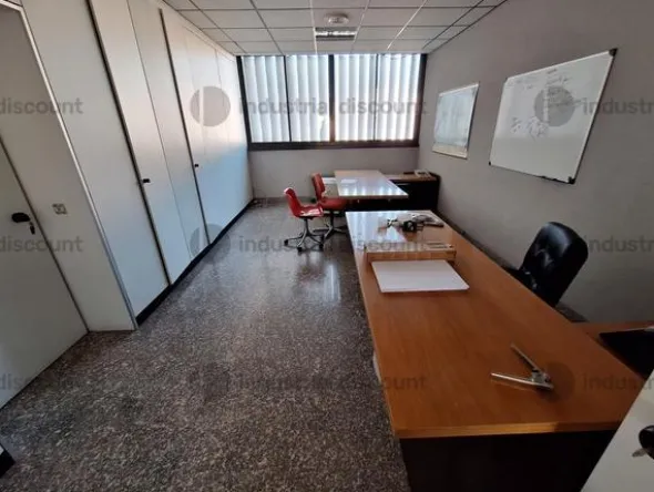 112#9186 Arredi ed attrezzatura per ufficio