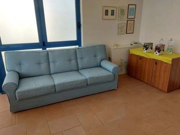 47#7341 Arredi ed attrezzatura ufficio