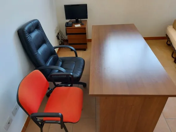 47#7341 Arredi ed attrezzatura ufficio